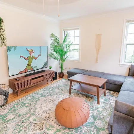 Little Johns Cottage Memphis, Pet-Friendly~Parking